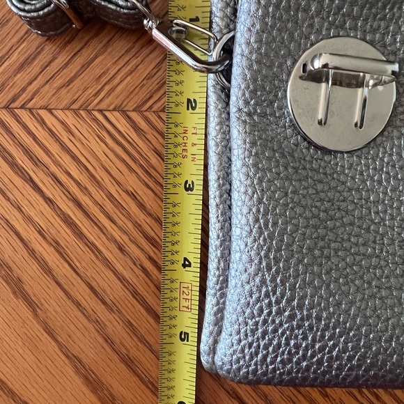 GUN METAL SLING PURSE - Picture 3 of 8